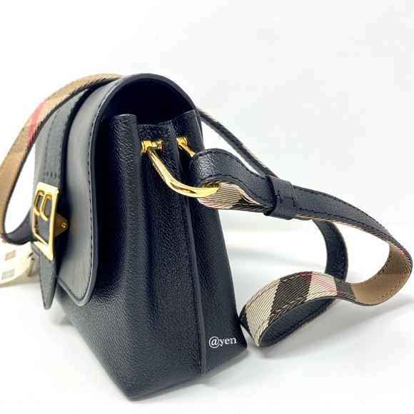Burberry small soft grain buckle crossbody bag - Picture 4 of 15